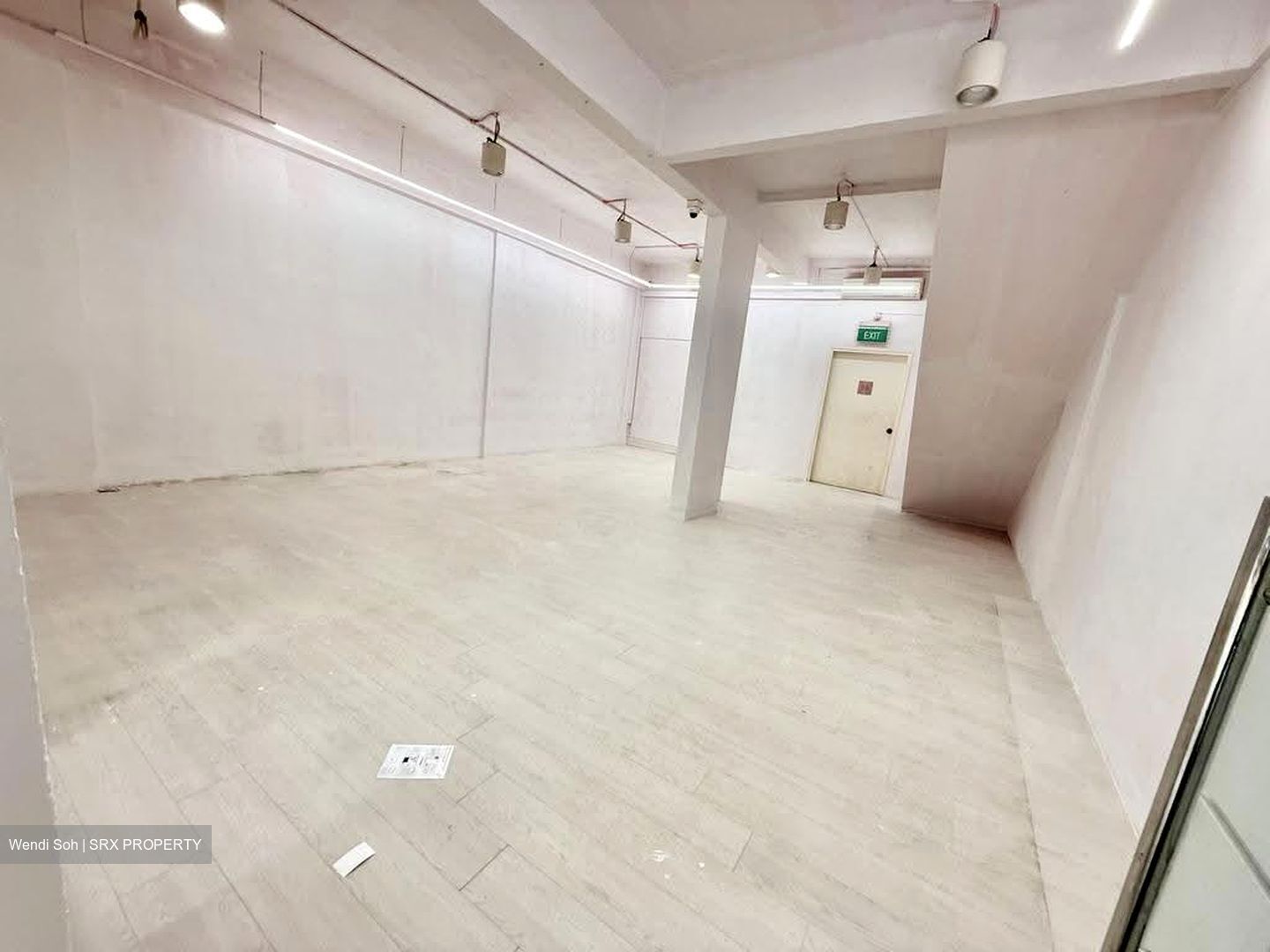 Hougang Avenue 1 (D19), Shop House #633726441